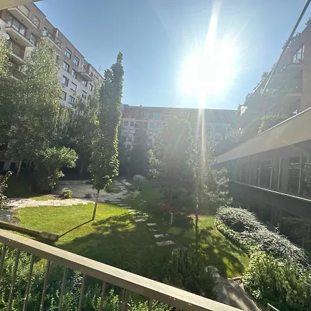 Zoe Apartment