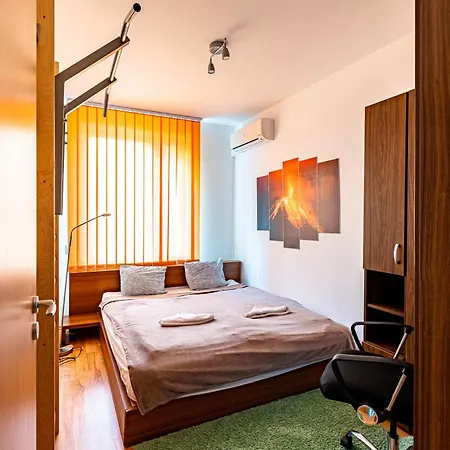 Zoe Apartment