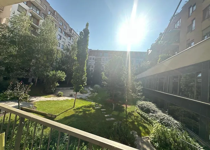 Zoe Apartman